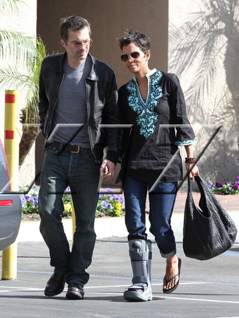Halle Berry wearing Sulu Collection 2012